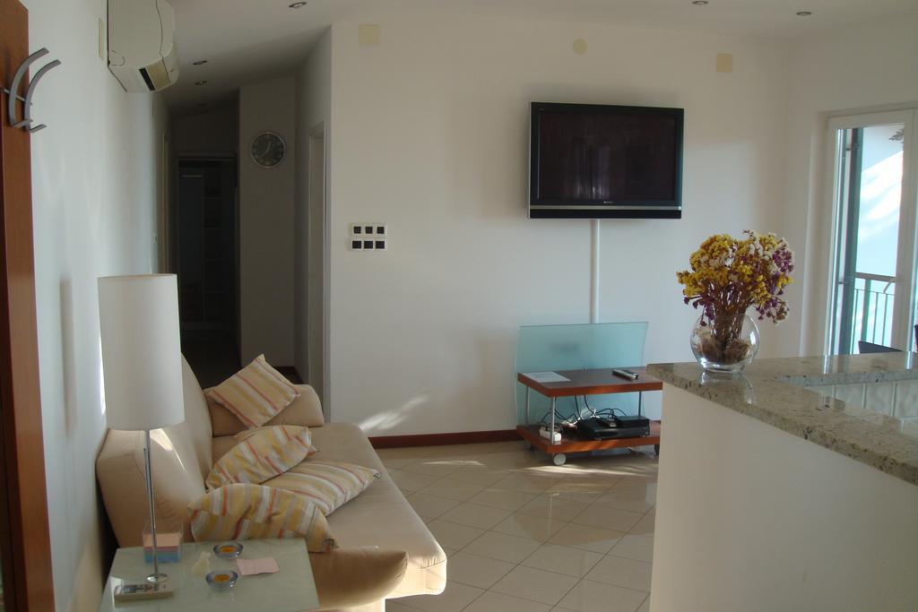 אופטיה Apartment Leon And Leona חדר תמונה